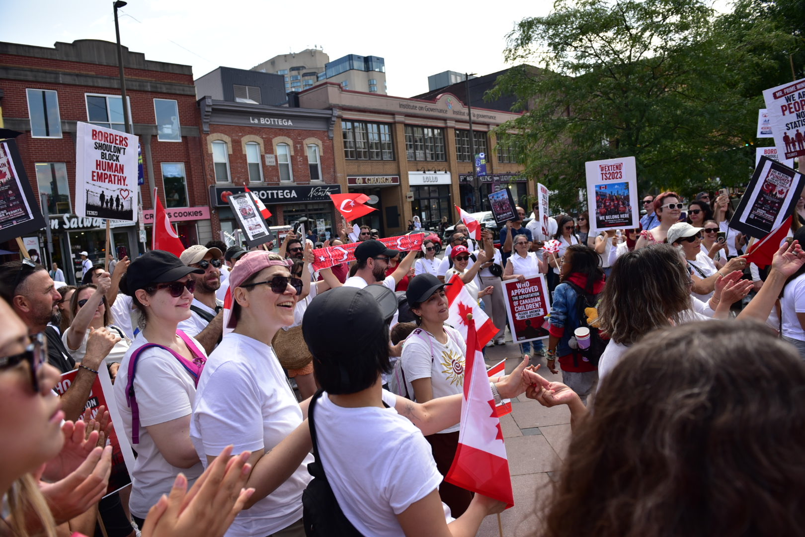 TS2023 Group Welcomes Özlem in Ottawa After 500 KM Walk: Call for Status Extensions Grows
